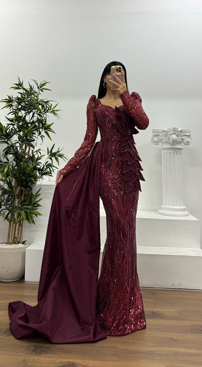 Bordo Çiçek Detay İşlemeli Abiye Elbise